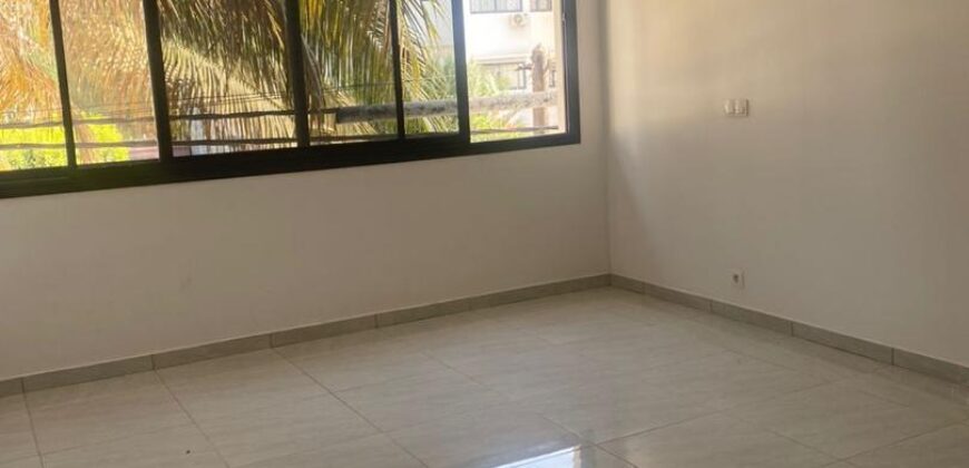 Appartement à Louer à Dakar aux Point E