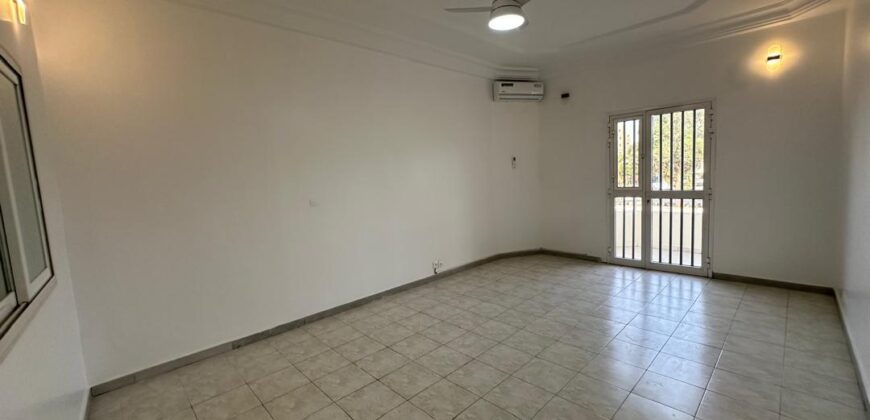 Appartement à Louer à Dakar aux Point E