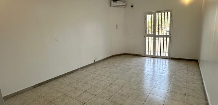 Appartement à Louer à Dakar aux Point E